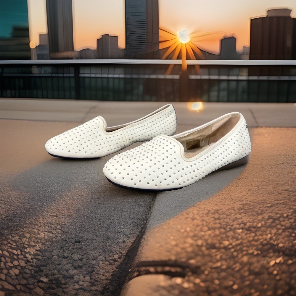 UGG Australia Alloway Studded Flats Cream White Leather Shearling Loafers Sz 8